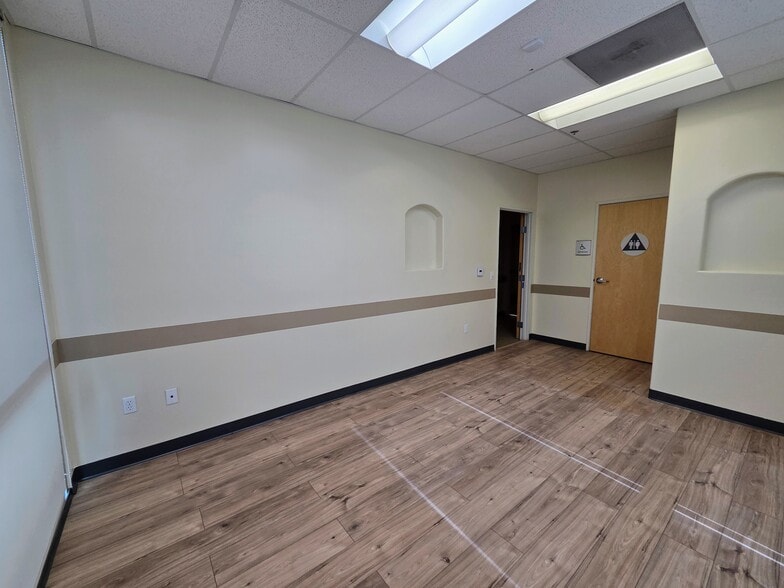 More Photos Of 26740 Towne Centre Dr, Foothill Ranch Medical For Sale