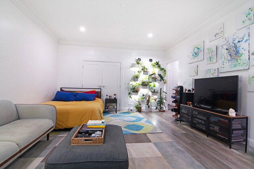 More Photos Of 681 Shatto Pl, Los Angeles Multifamily For Sale