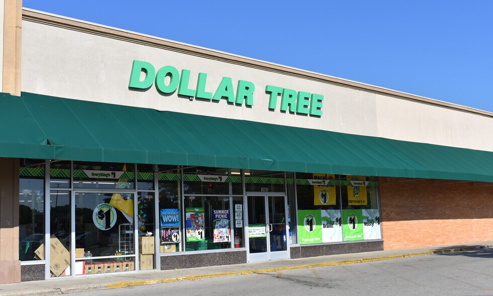 More Photos Of 1901-1975 Cherry Ln, Northbrook General Retail For Sale