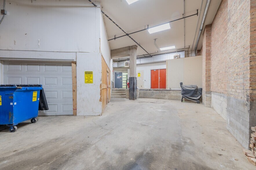 More Photos Of 520 W Erie St, Chicago Office For Sale