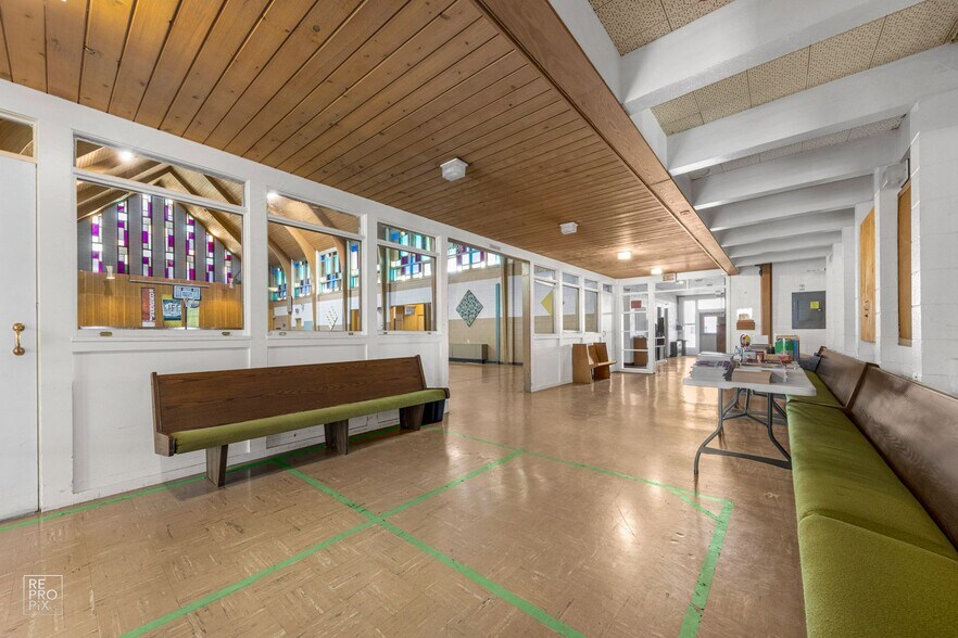 More Photos Of 3600 W 79th St, Chicago Religious Facility For Sale