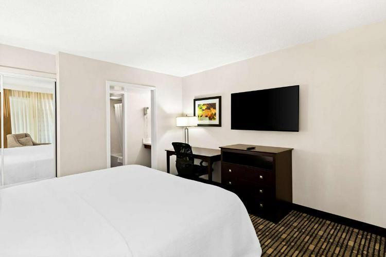 More Photos Of 3120 S Limit Ave, Sedalia Hotel For Sale