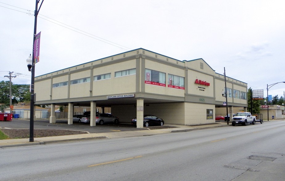 More Photos Of 4425 W 63rd St, Chicago Medical For Lease