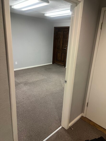 More Photos Of 1870 Avondale Ave, Sacramento Medical For Sale
