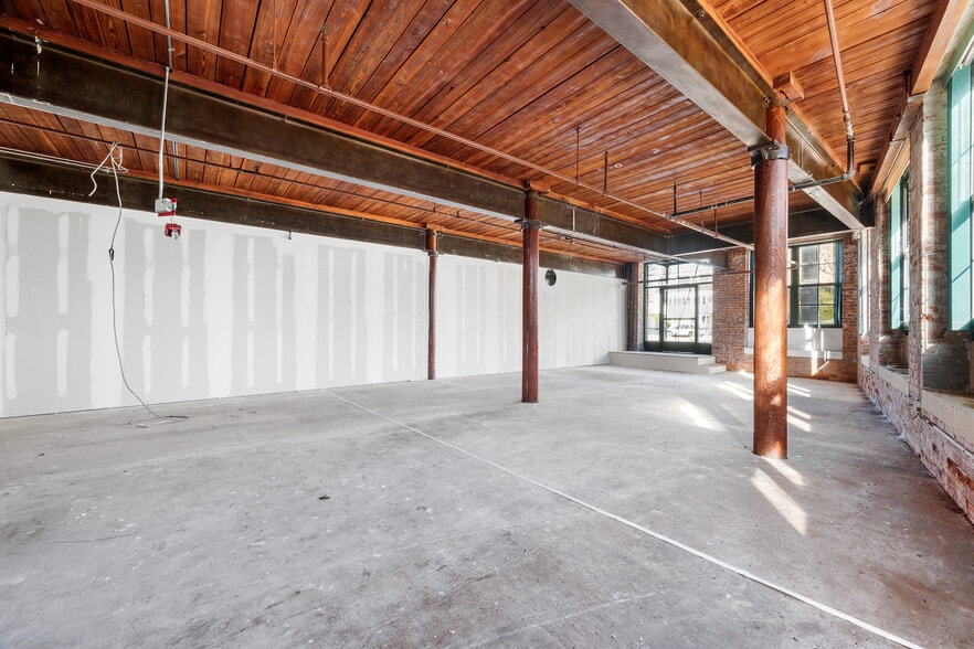 More Photos Of 11 Main St, Mystic Medical For Lease