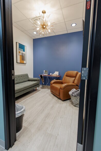 More Photos Of 101 Grant Pl, Lowell Medical For Lease