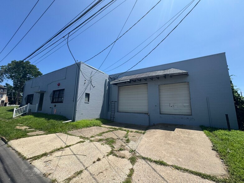 Primary Photo Of 410 8th St, Gloucester City Light Distribution For Sale