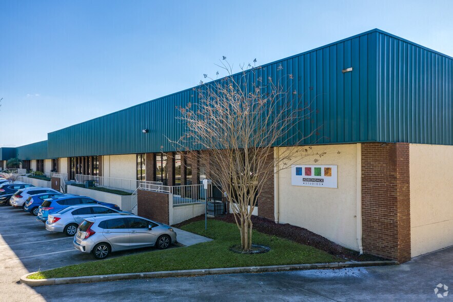 More Photos Of 4520-4564 36th St, Orlando Light Distribution For Lease