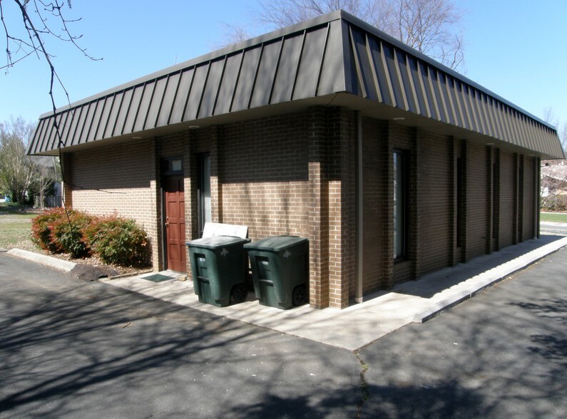 More Photos Of 721 Grove St, Salisbury Medical For Lease