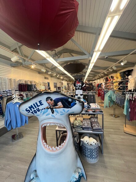 More Photos Of 574 Main St, Hyannis Storefront Retail Residential For Sale