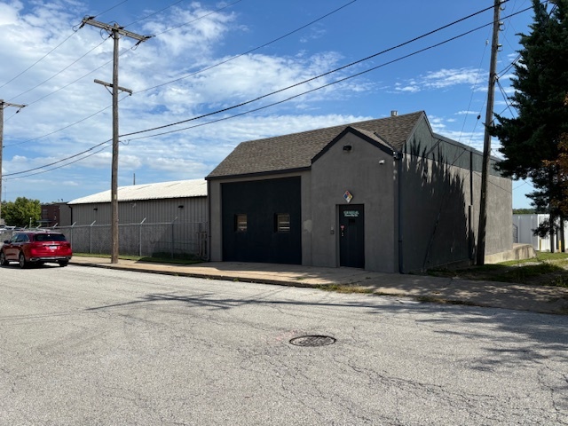 Primary Photo Of 1113 E 13th St, Kansas City Warehouse For Sale