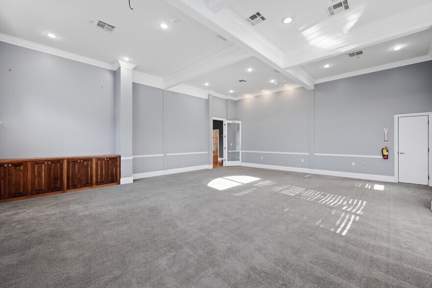 More Photos Of 6470 Georgia 400, Cumming Medical For Sale