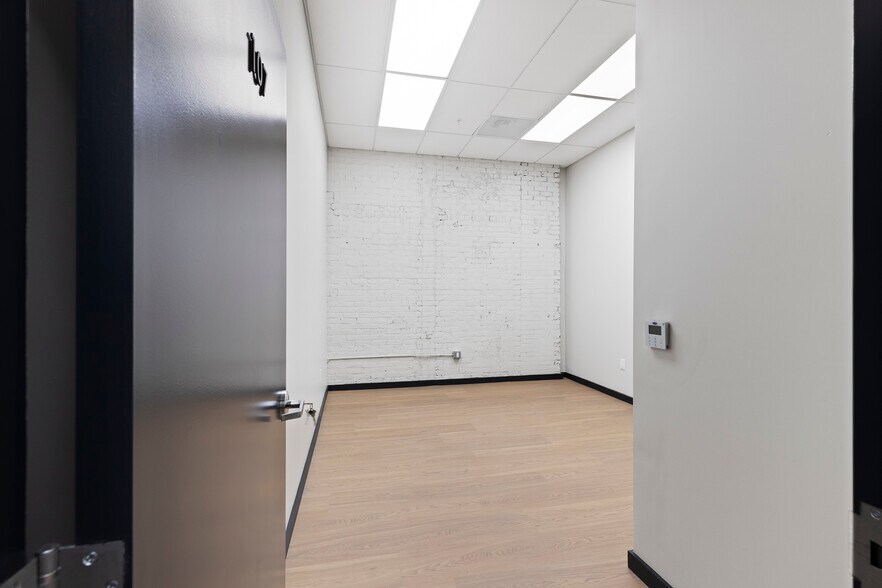 More Photos Of 939 10th St, Modesto Storefront Retail Office For Lease