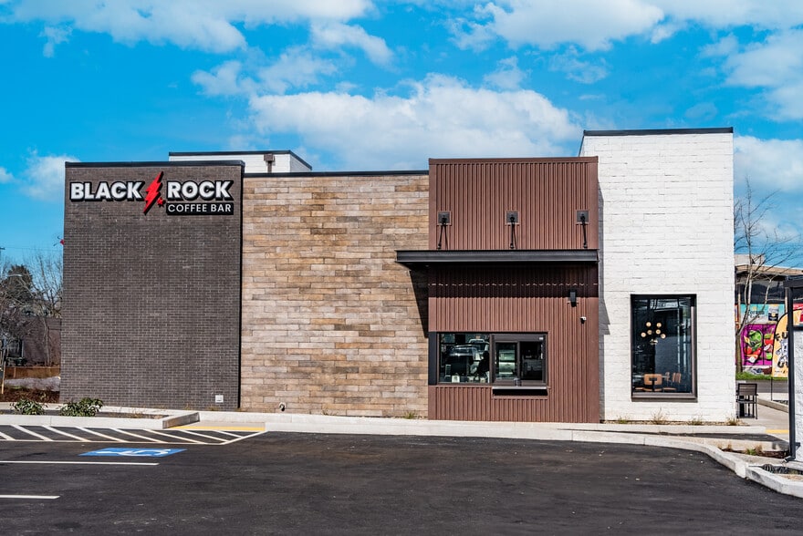 More Photos Of 1320 W 7th Ave, Eugene Convenience Store For Sale