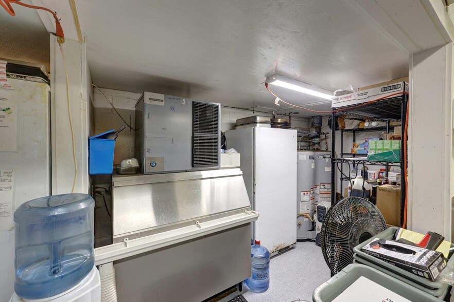 More Photos Of 996 Pacific Dr, Hammond Restaurant For Sale