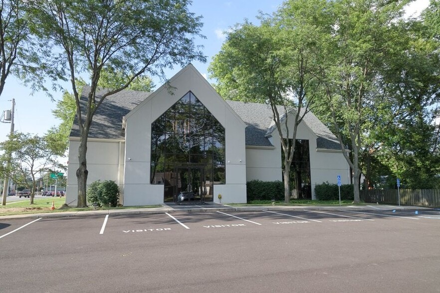 Primary Photo Of 1351 S Reynolds Rd, Toledo Office For Lease