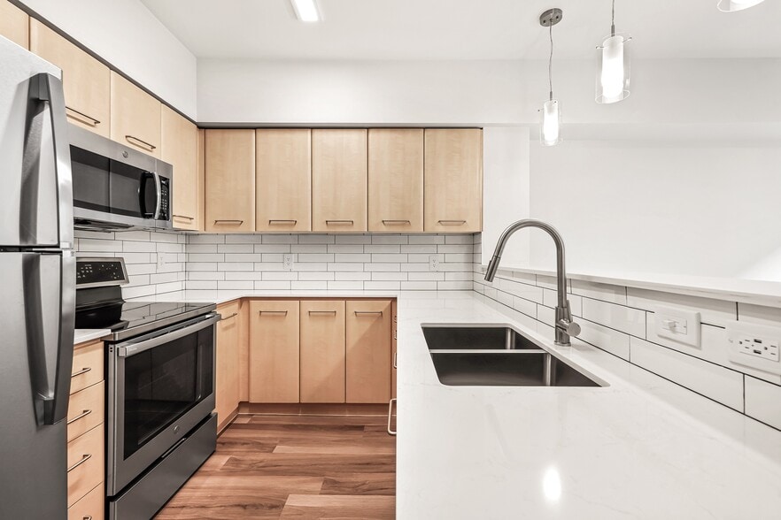 More Photos Of 1133 Lake Washington Blvd, Renton Apartments For Lease