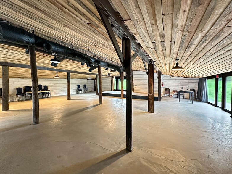 More Photos Of 8400 Atlanta Newnan Rd, Chattahoochee Hills Lodge Meeting Hall For Sale