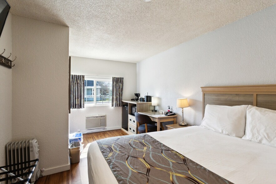 More Photos Of 724 N Mount Shasta Blvd, Mount Shasta Hotel For Sale