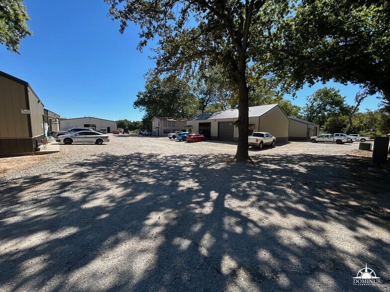 More Photos Of 121 Greenwood Cut Off Rd, Weatherford Warehouse For Sale