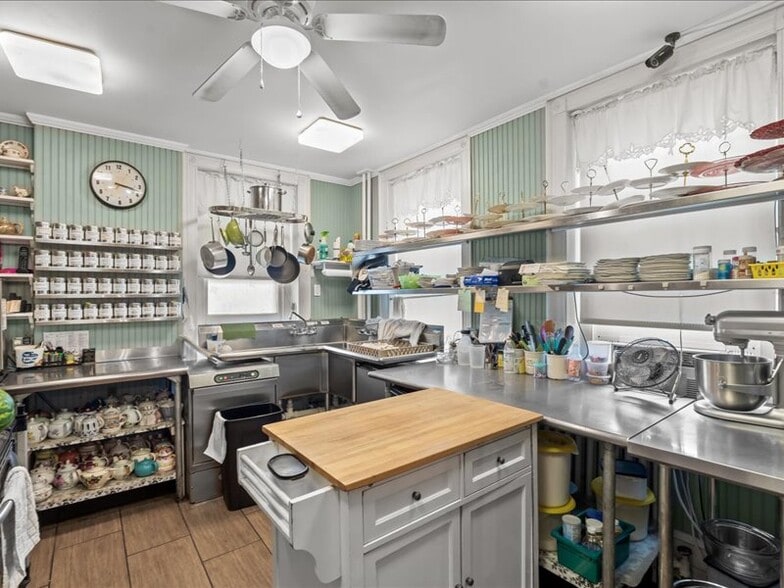 More Photos Of 1919 W Point Pike, Lansdale Freestanding For Sale