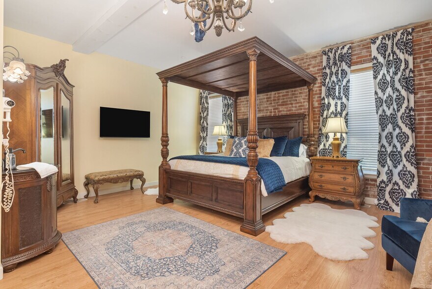More Photos Of 1320 S Albert Pike Ave, Fort Smith Hospitality For Sale