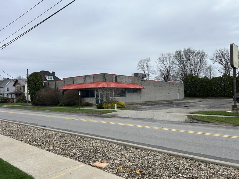 More Photos Of 213 W Main St, Grove City Drugstore For Sale