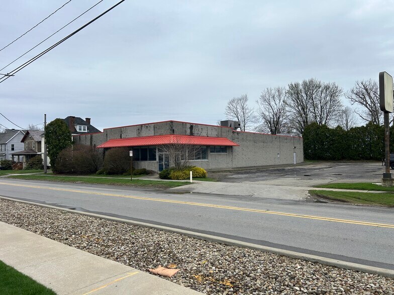 More Photos Of 213 W Main St, Grove City Drugstore For Sale