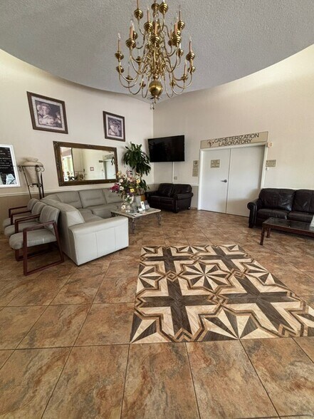 More Photos Of 1900 N Mills Ave, Orlando Medical For Lease