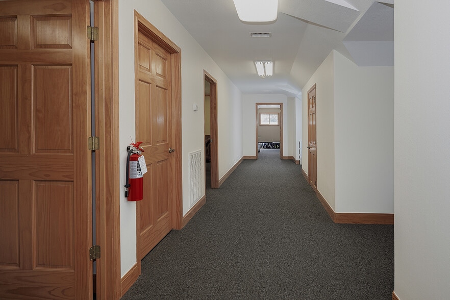 More Photos Of 26407 Oak Ridge Dr, Spring Medical For Sale