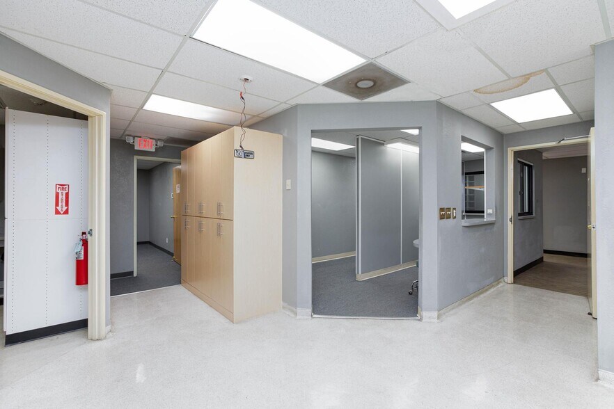 More Photos Of 872 E Sahara Ave, Las Vegas Medical For Lease