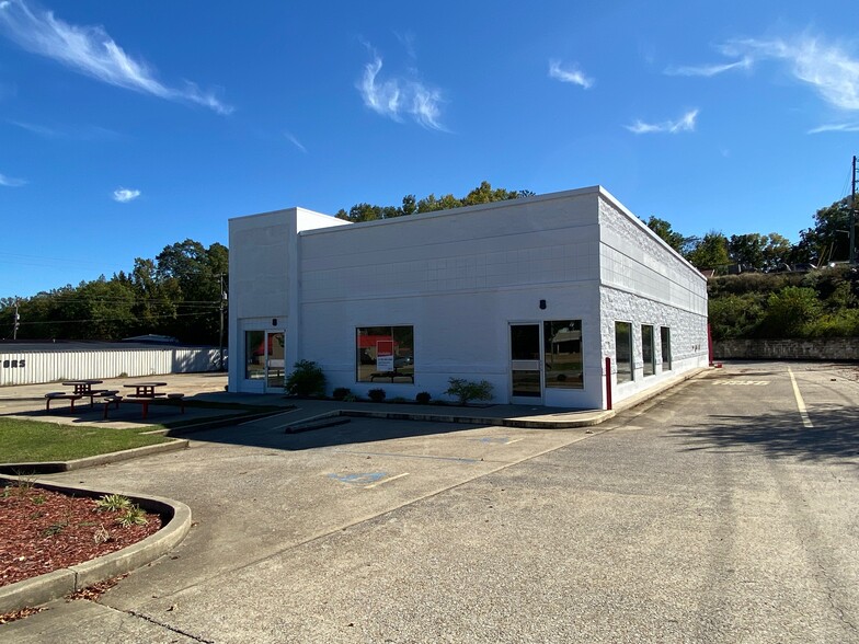 Primary Photo Of 246 Bexar Ave E, Hamilton Fast Food For Lease