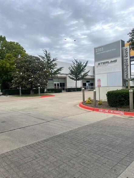 Primary Photo Of 2703 W Mockingbird Ln, Dallas Flex For Lease