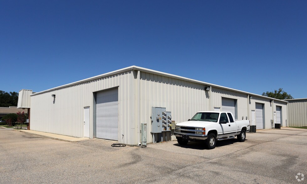 More Photos Of 26064 Capitol Dr, Daphne Flex For Lease