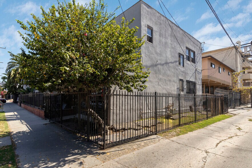 More Photos Of 1014 N El Centro Ave, Los Angeles Apartments For Sale