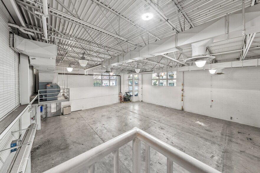 More Photos Of 33 N Fir St, Medford Industrial For Sale