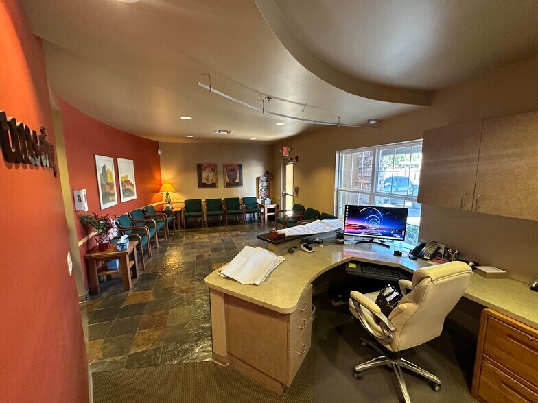 More Photos Of 5533 E Bell Rd, Scottsdale Office For Sale