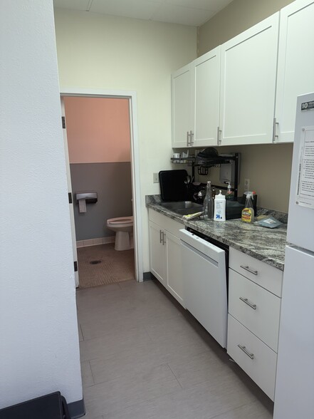 More Photos Of 3220 W Charleston Blvd, Las Vegas Medical For Lease