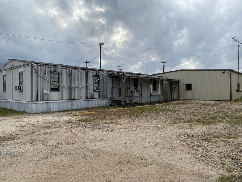 More Photos Of 438 Flournoy Rd, Alice Industrial For Lease