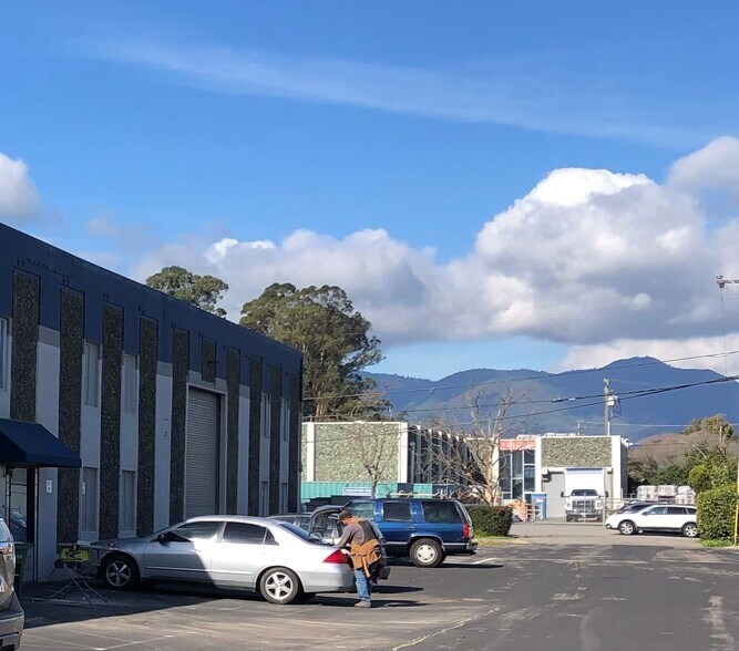 More Photos Of 415-439 Coloma St, Sausalito Light Manufacturing For Lease