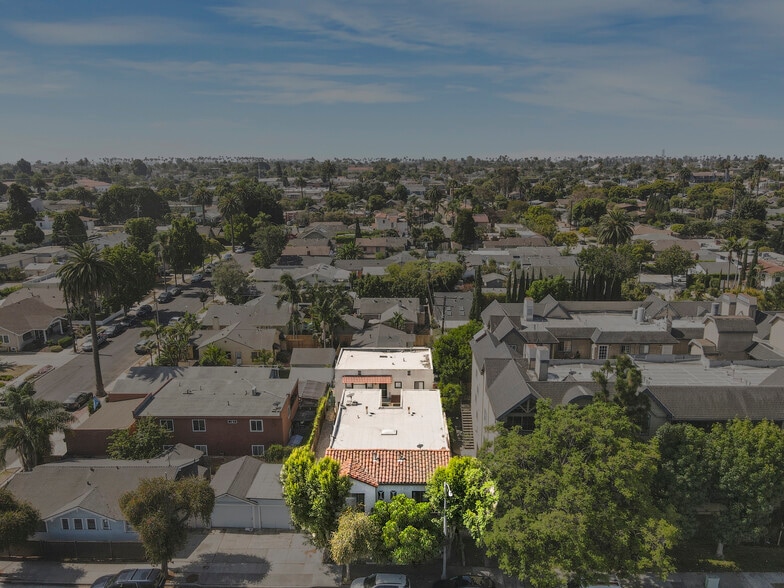 Primary Photo Of 3822 E 7th St, Long Beach Apartments For Sale