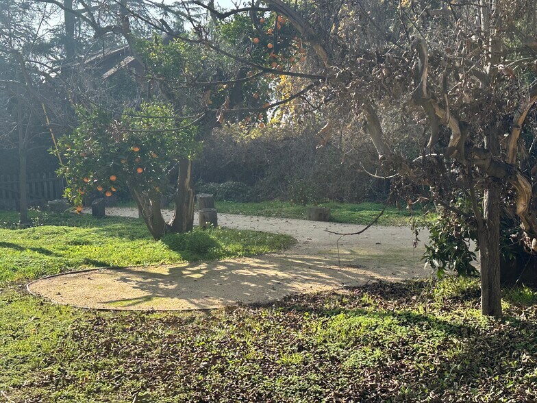 More Photos Of 315 E 4th St, Ontario Flex For Sale