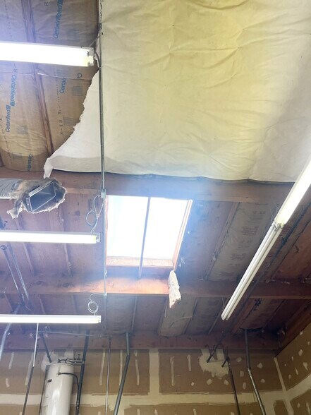 More Photos Of 209 Kenroy Ln, Roseville Warehouse For Sale
