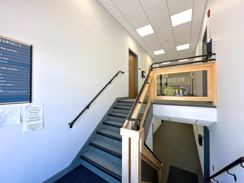 More Photos Of 230 Lafayette Rd, Portsmouth Office For Sale