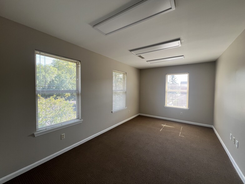 More Photos Of 8849 Brookside Ave, West Chester Office For Lease