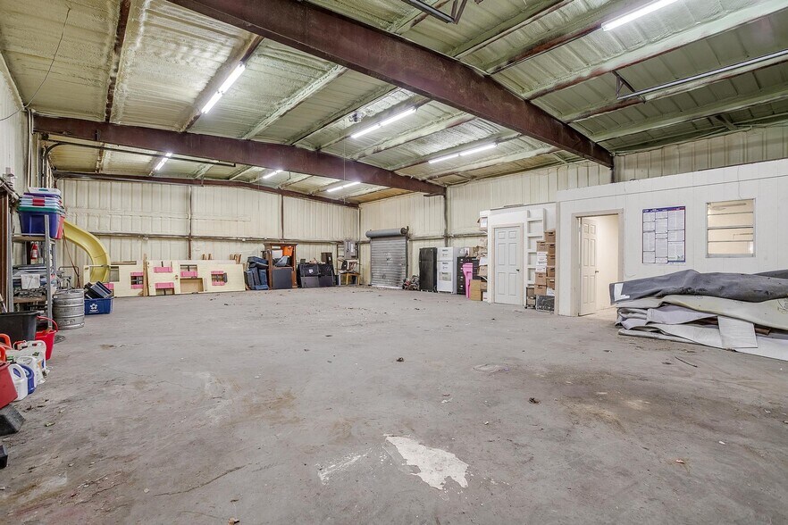 More Photos Of 4140 Mansfield Hwy, Forest Hill Warehouse For Sale