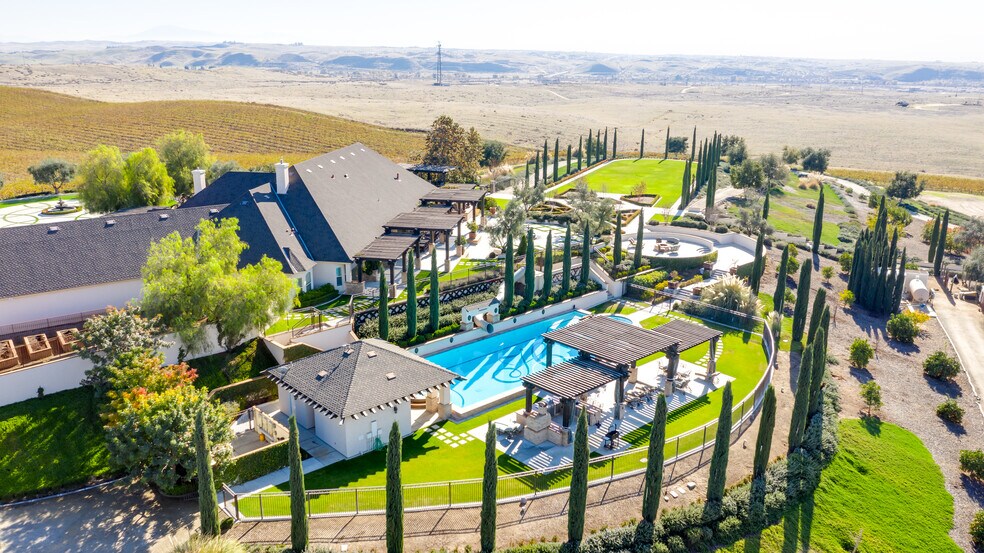 More Photos Of 16073 Highway 65, Bakersfield Winery Vineyard For Sale