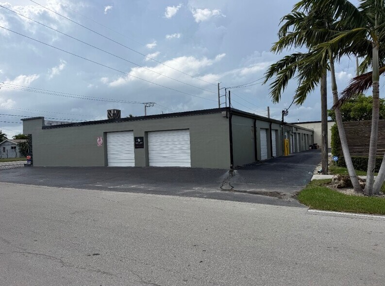 More Photos Of 4310-4326 NE 5th Ave, Oakland Park Warehouse For Lease
