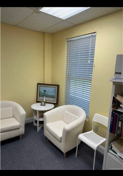 More Photos Of 275 N Middletown Rd, Pearl River Medical For Lease