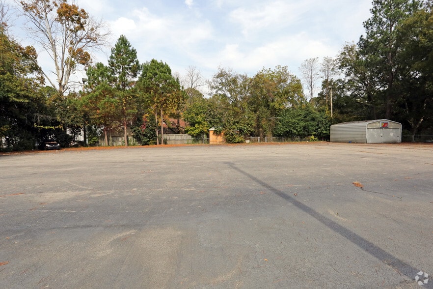 More Photos Of 1222 Tarboro St, Wilson Freestanding For Lease